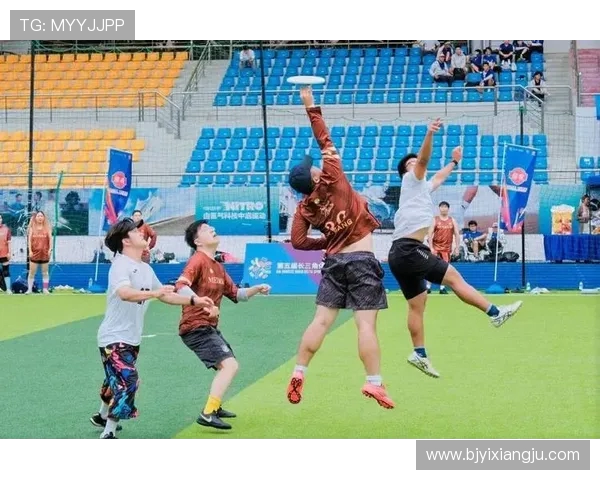 深圳飞盘队与上海飞盘队的精彩对决赛后分析与战术探讨 深圳飞盘队与上海飞盘队的精彩对决赛后分析与战术探讨