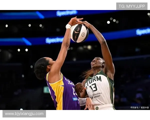 302自由人与太阳的激烈对决揭示了篮球战术与团队合作的重要性 302自由人与太阳的激烈对决揭示了篮球战术与团队合作的重要性