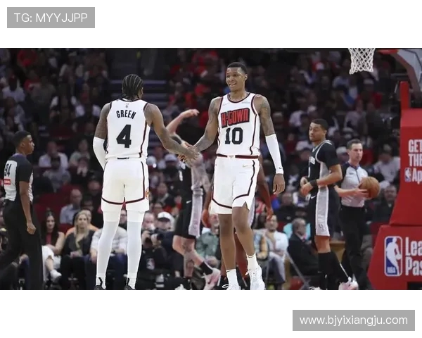 火箭队与爵士队激战再续03号比赛精彩回顾与分析 火箭队与爵士队激战再续03号比赛精彩回顾与分析