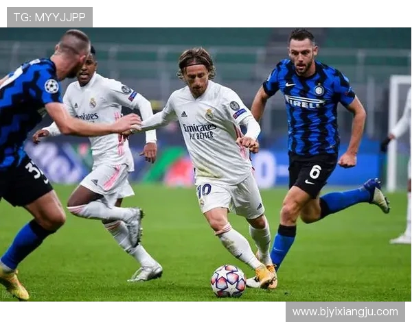 成都网球队团队协作引发热议球员间配合与沟通问题亟待解决